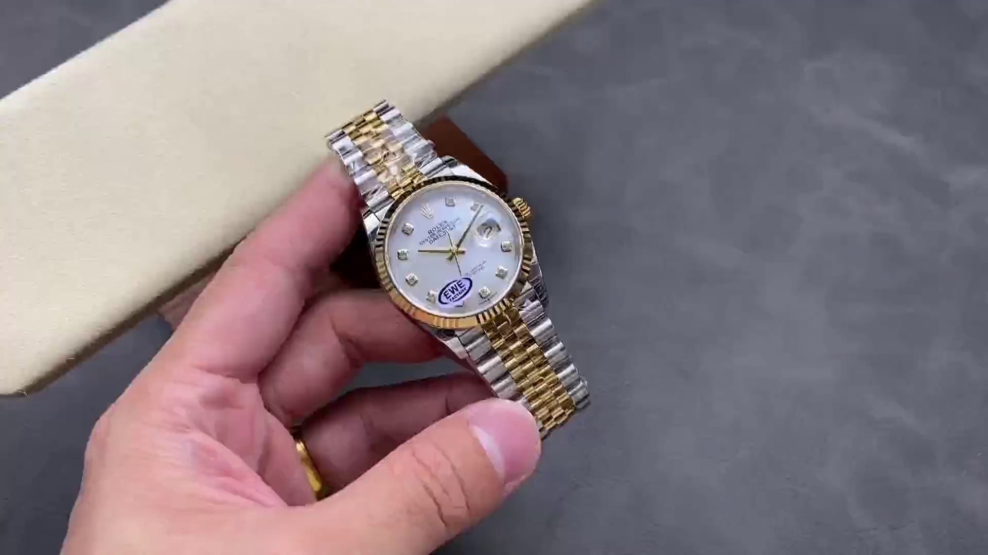 Replica Rolex Datejust 126233 White MOP Diamond Dial Fluted Bezel 36MM Unisex Watch - QualitySwissReplica