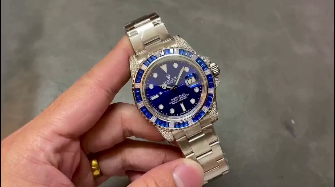 Replica Rolex Submariner Date 116610LN Custom Diamond Stainless Steel Blue Dial 40MM Mens Watch - QualitySwissReplica