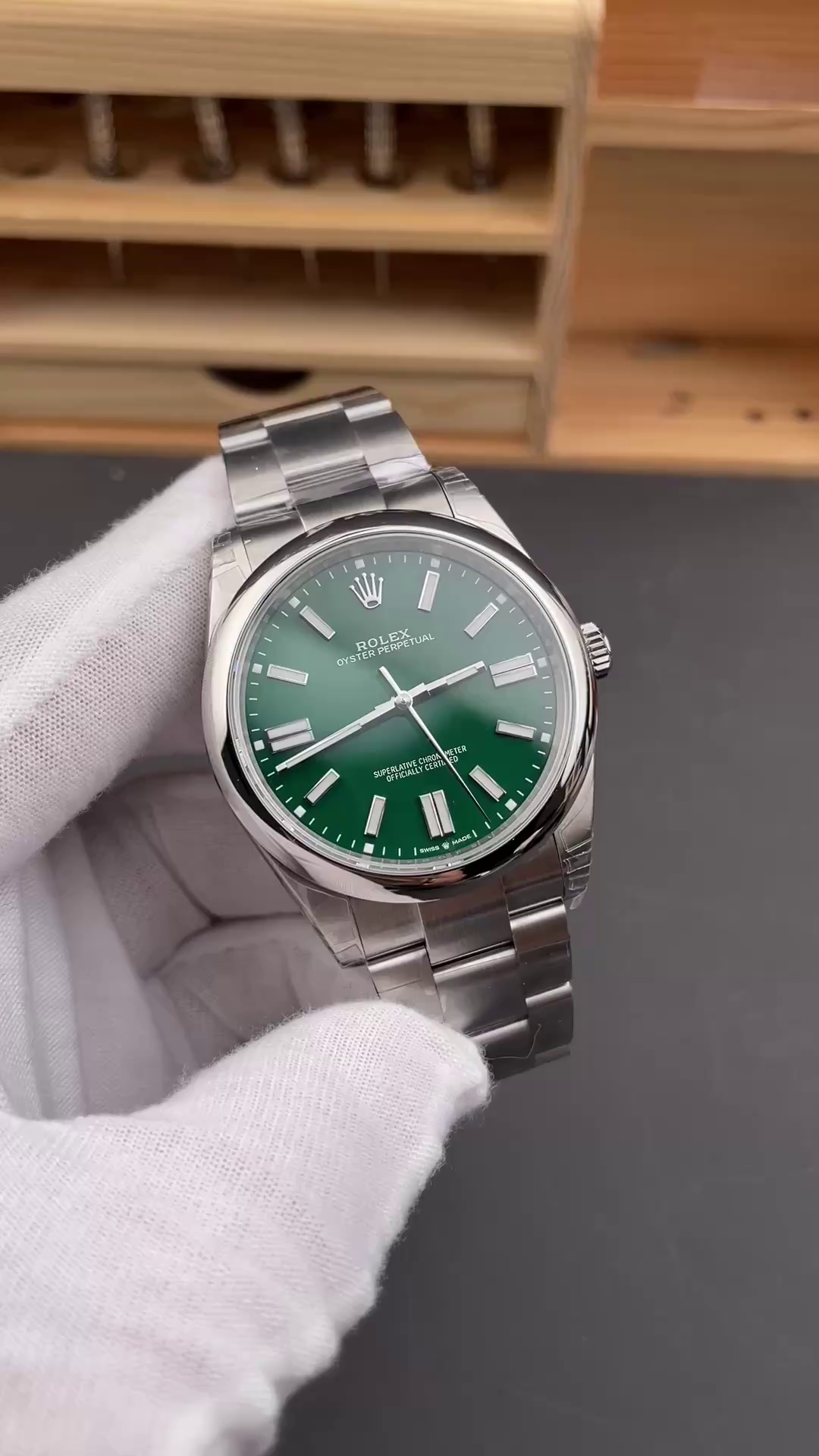 Replica Rolex Oyster Perpetual 41 Green Dial 134300 0004 Men's Watch - QualitySwissReplica
