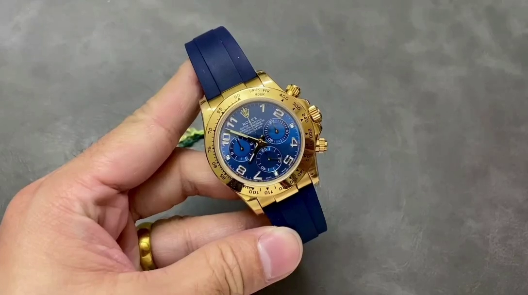 Replica Rolex Cosmograph Daytona Yellow Gold Case Blue Dial 116518 Men's Watch - QualitySwissReplica
