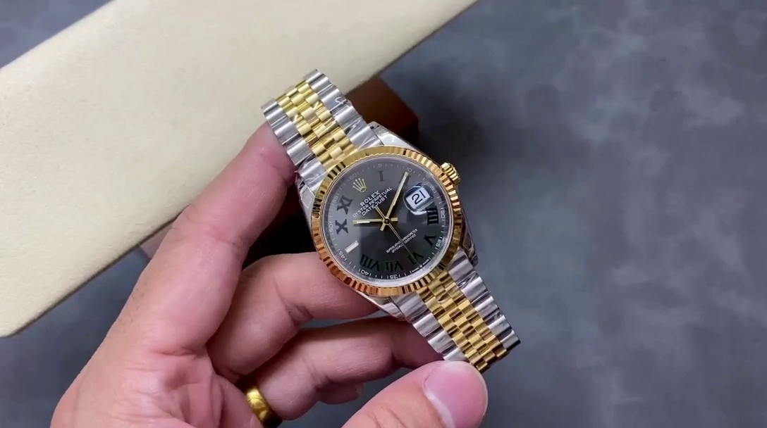 Replica Rolex Datejust Two-Tone Steel Yellow Gold Fluted Bezel m126233 0035 36mm Unisex Watch - QualitySwissReplica