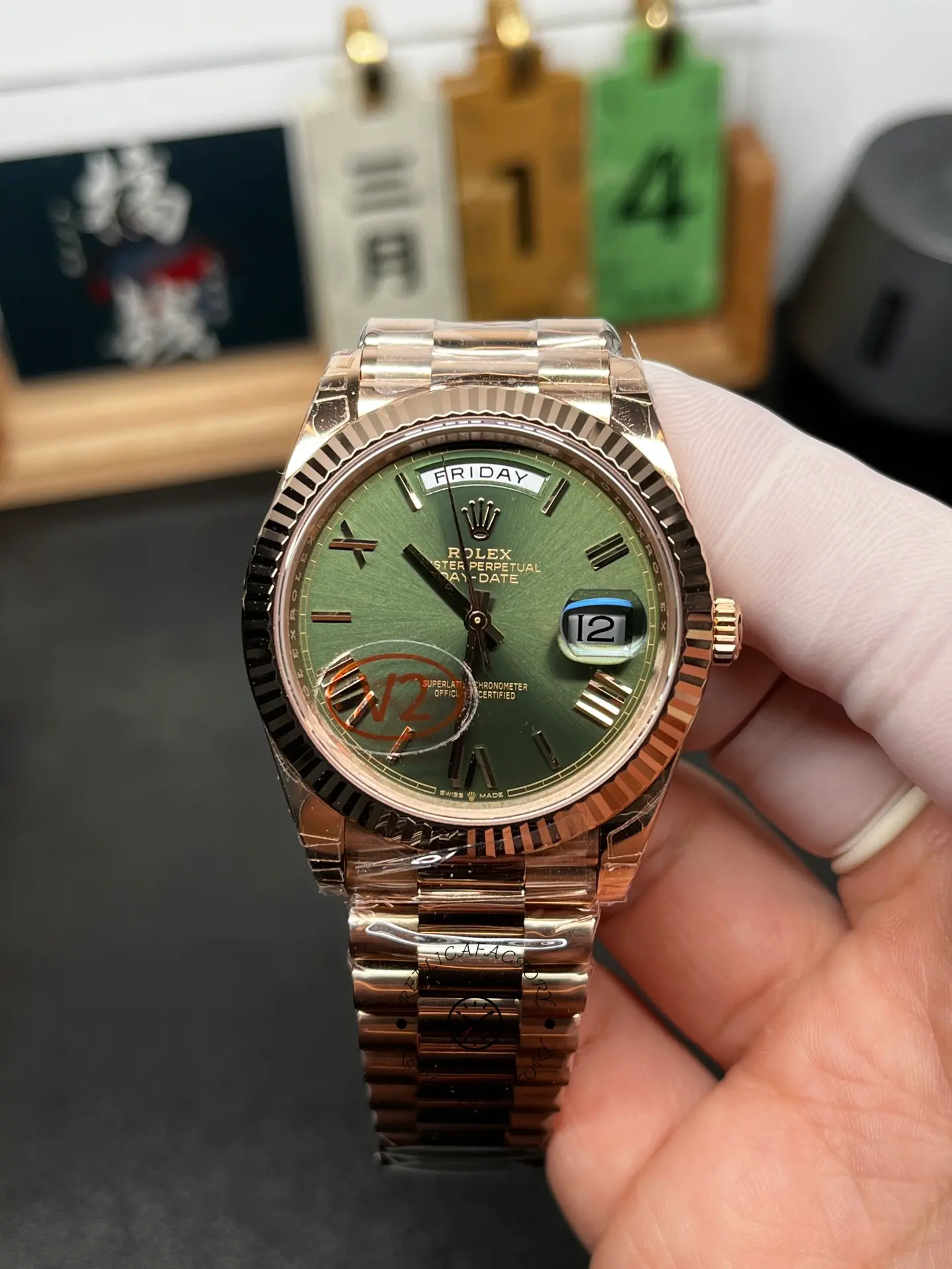 Replica Rolex Day Date 40 18k Everose Gold Olive Green Dial m228235 0025 40mm - QualitySwissReplica
