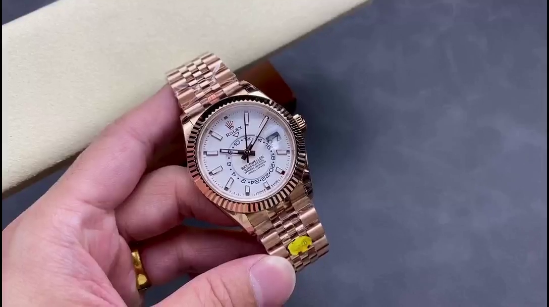 Replica Rolex Sky Dweller 42mm Intense White Dial Fluted Bezel Jubilee Bracelet m336935 0007 - QualitySwissReplica
