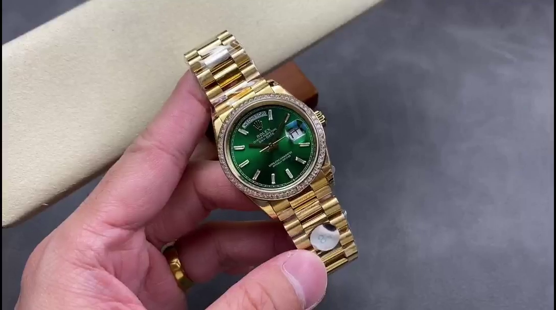 Replica Rolex Day Date 36mm Green Dial Diamond-Set Bezel President Bracelet m128398tbr 0035 - QualitySwissReplica