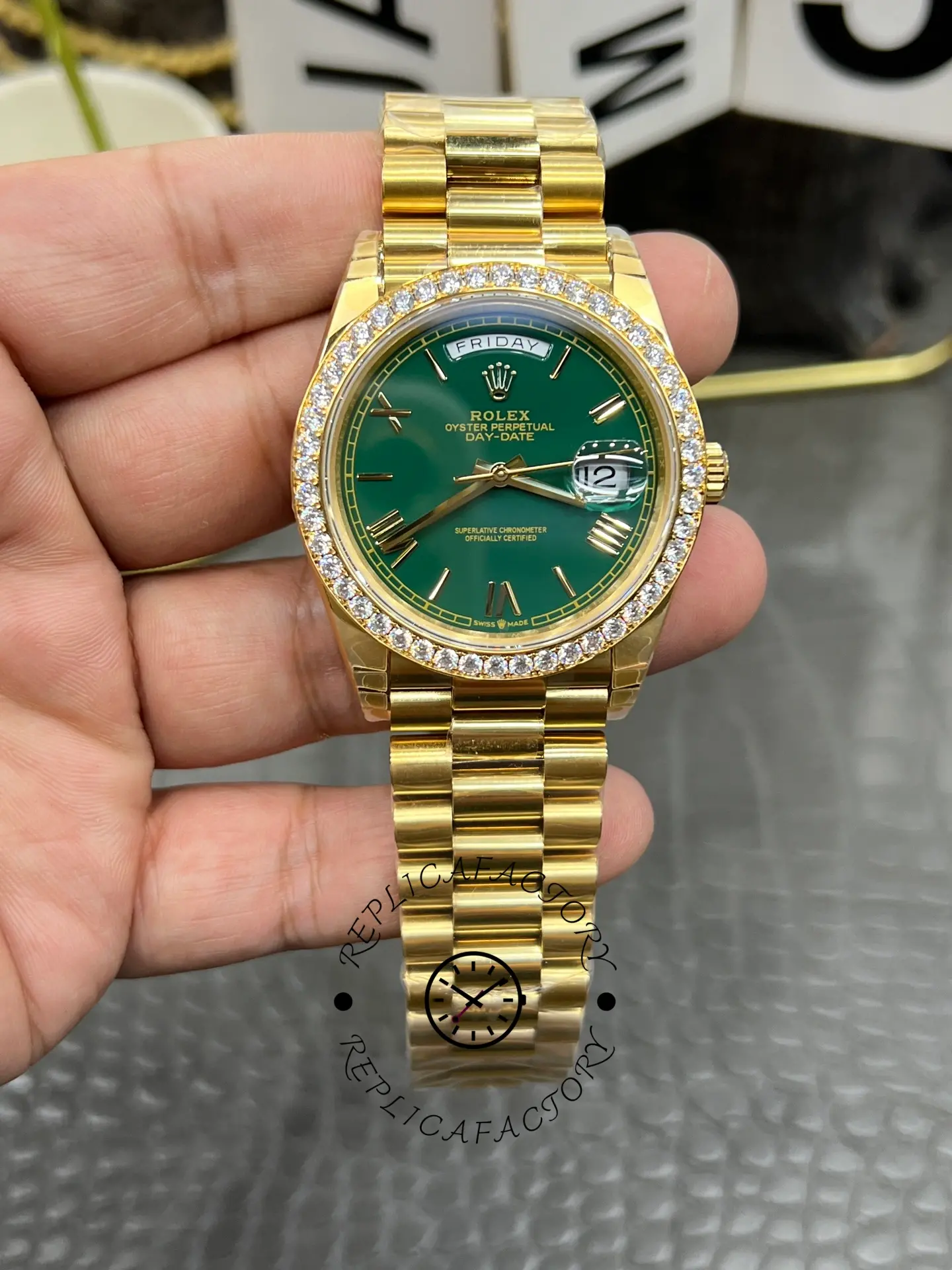 Replica Rolex Day Date 40 18K Yellow Gold Green Dial Diamond Bezel M228348RBR 0040 Men's Watch - QualitySwissReplica