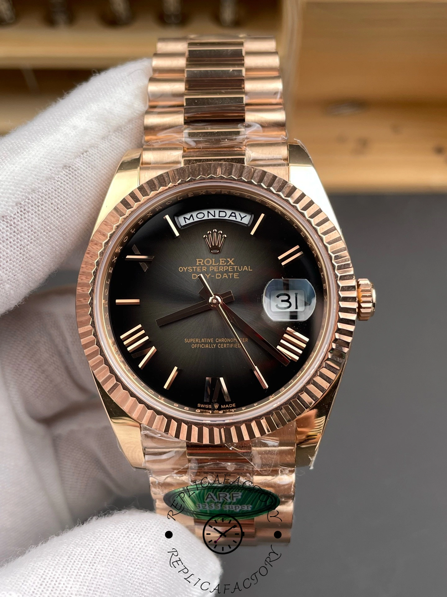 Replica Rolex Day Date in 18 ct Everose Gold M228235 0055 40mm - QualitySwissReplica