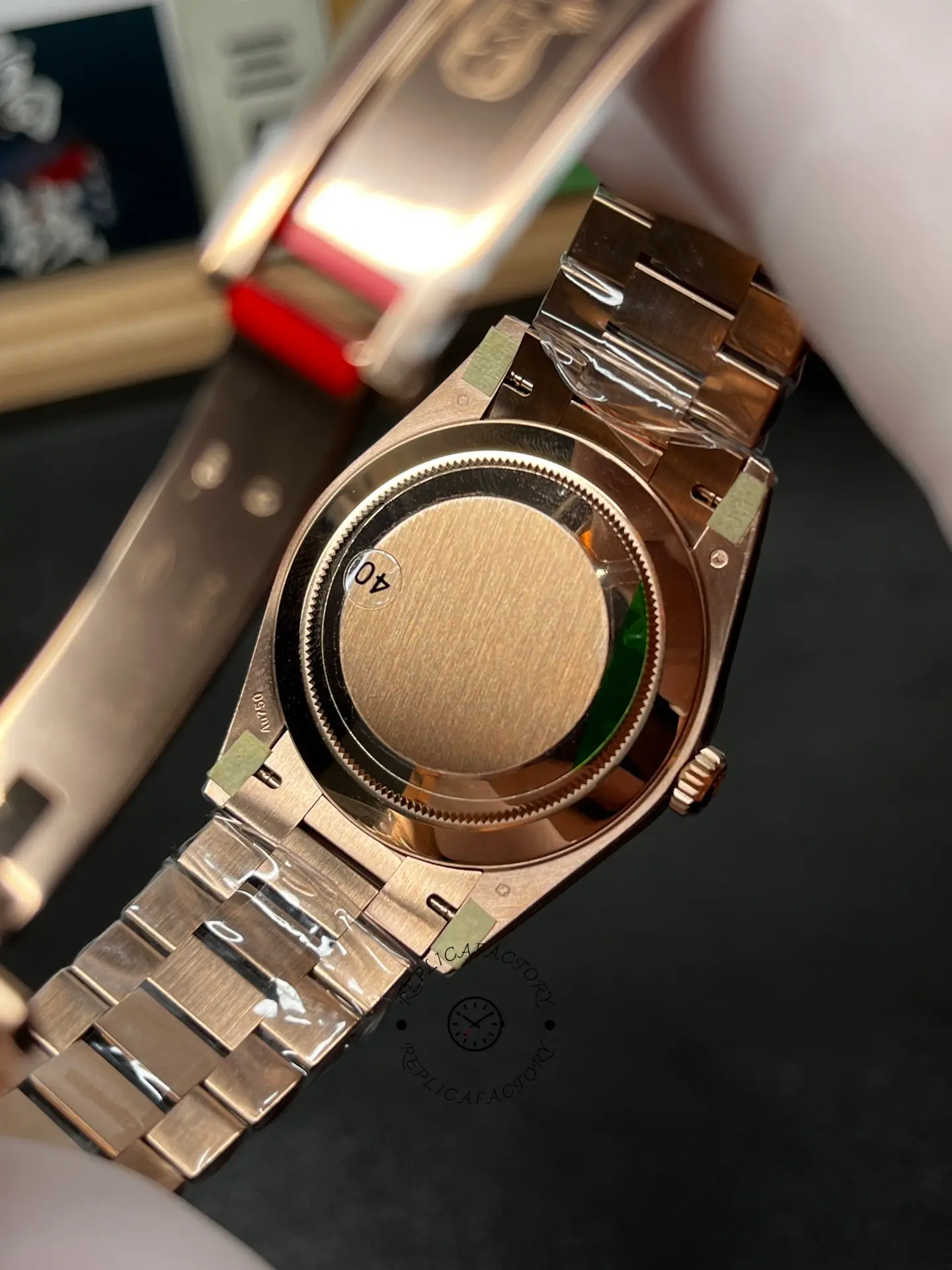 Replica Rolex Day Date 40 18k Everose Gold Olive Green Dial m228235 0025 40mm - QualitySwissReplica