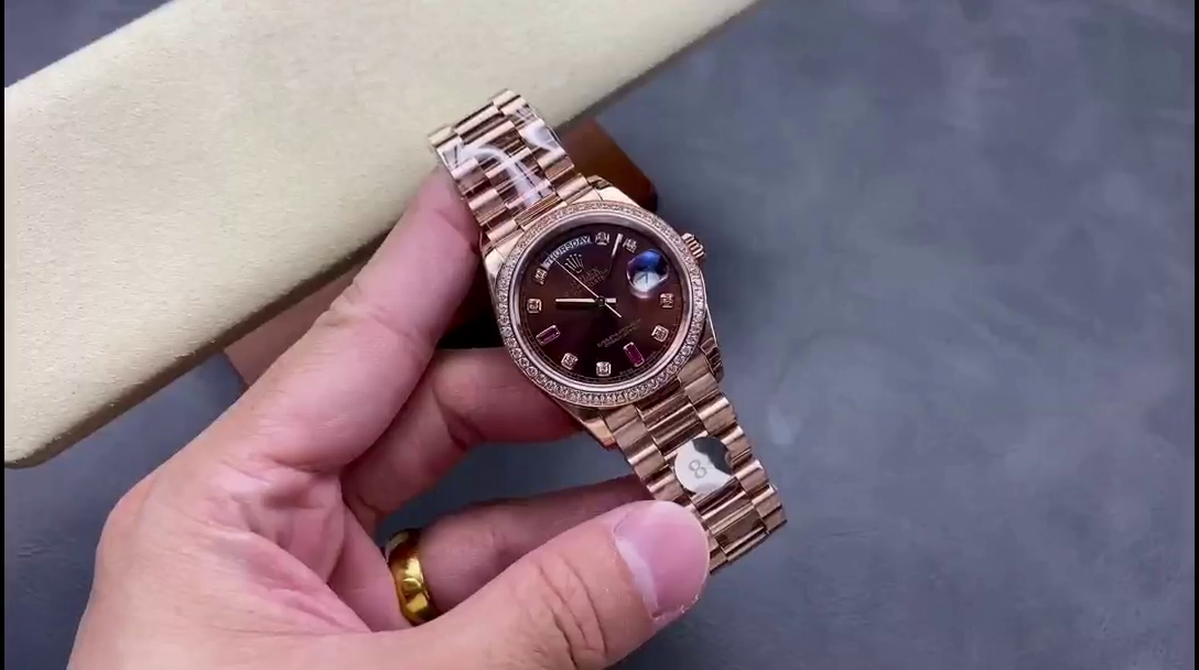 Replica Rolex Day-Date 118235 Rose Gold Chocolate Brown Dial 36mm Unisex Watch - QualitySwissReplica