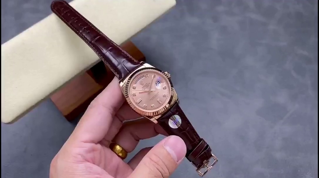Replica Rolex Day Date 36 Yellow Gold Case 118135 0101 Brown Leather Watch - QualitySwissReplica