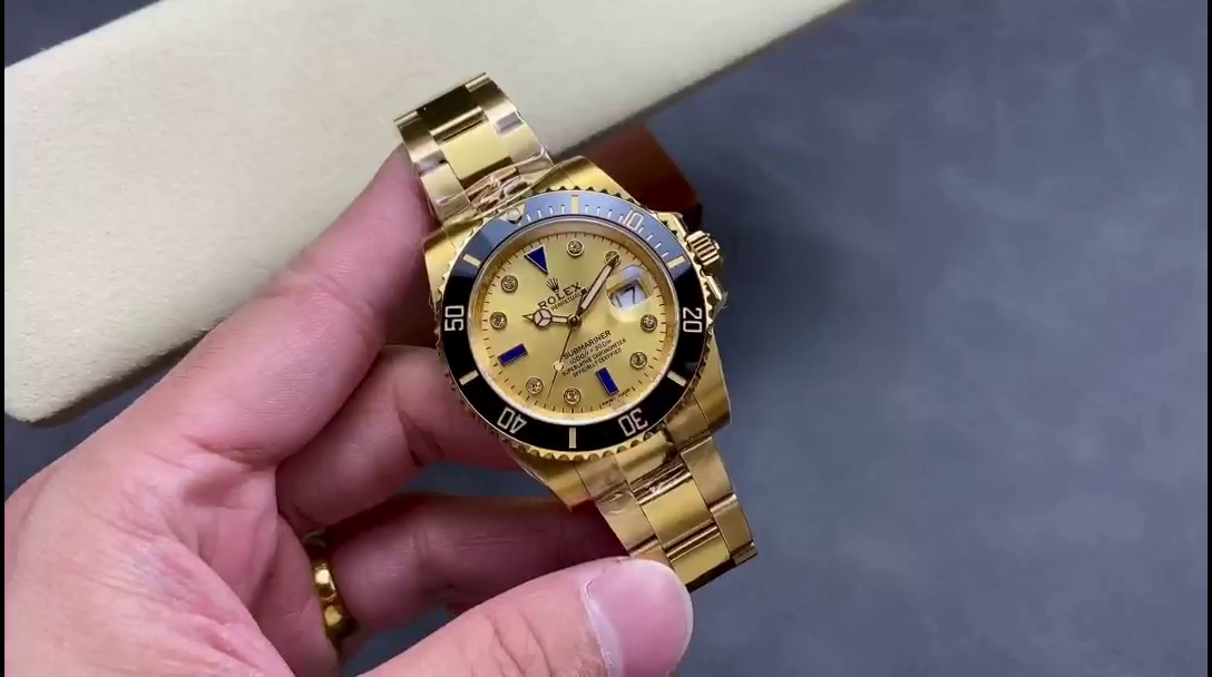 Replica Rolex Submariner 40 18k Champagne Diamond Dial Black Bezel 16613T Gold Watch - QualitySwissReplica