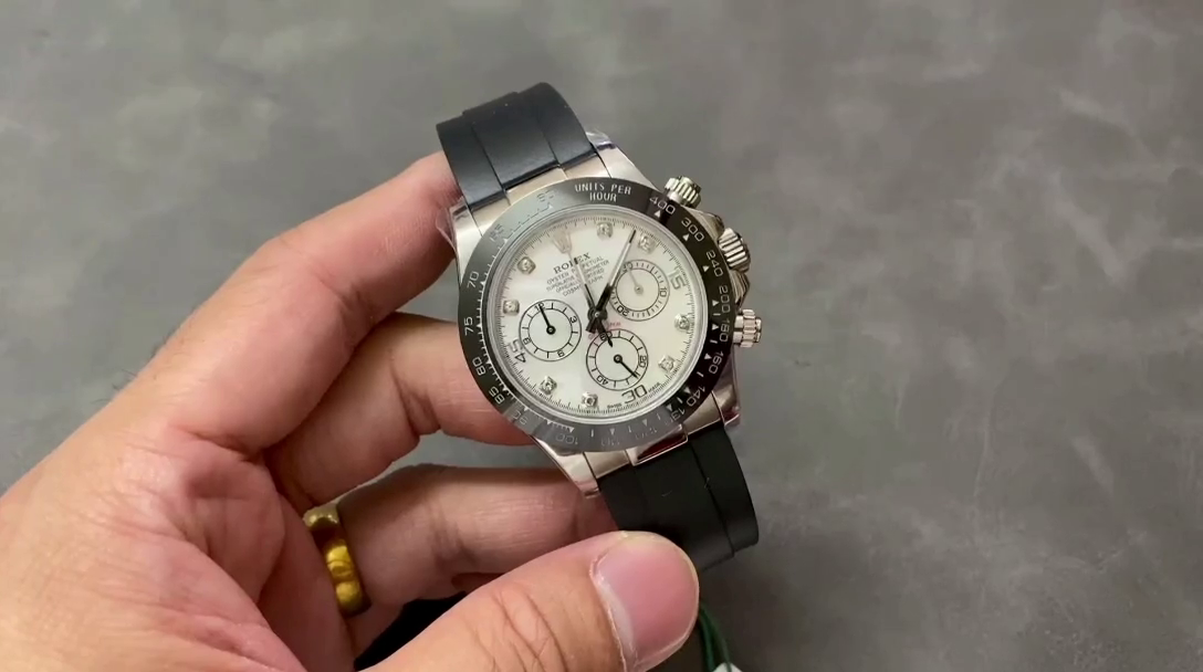 Replica Rolex Cosmograph Daytona 116519 Mother of Pearl Dial 40mm Mens Watch - QualitySwissReplica