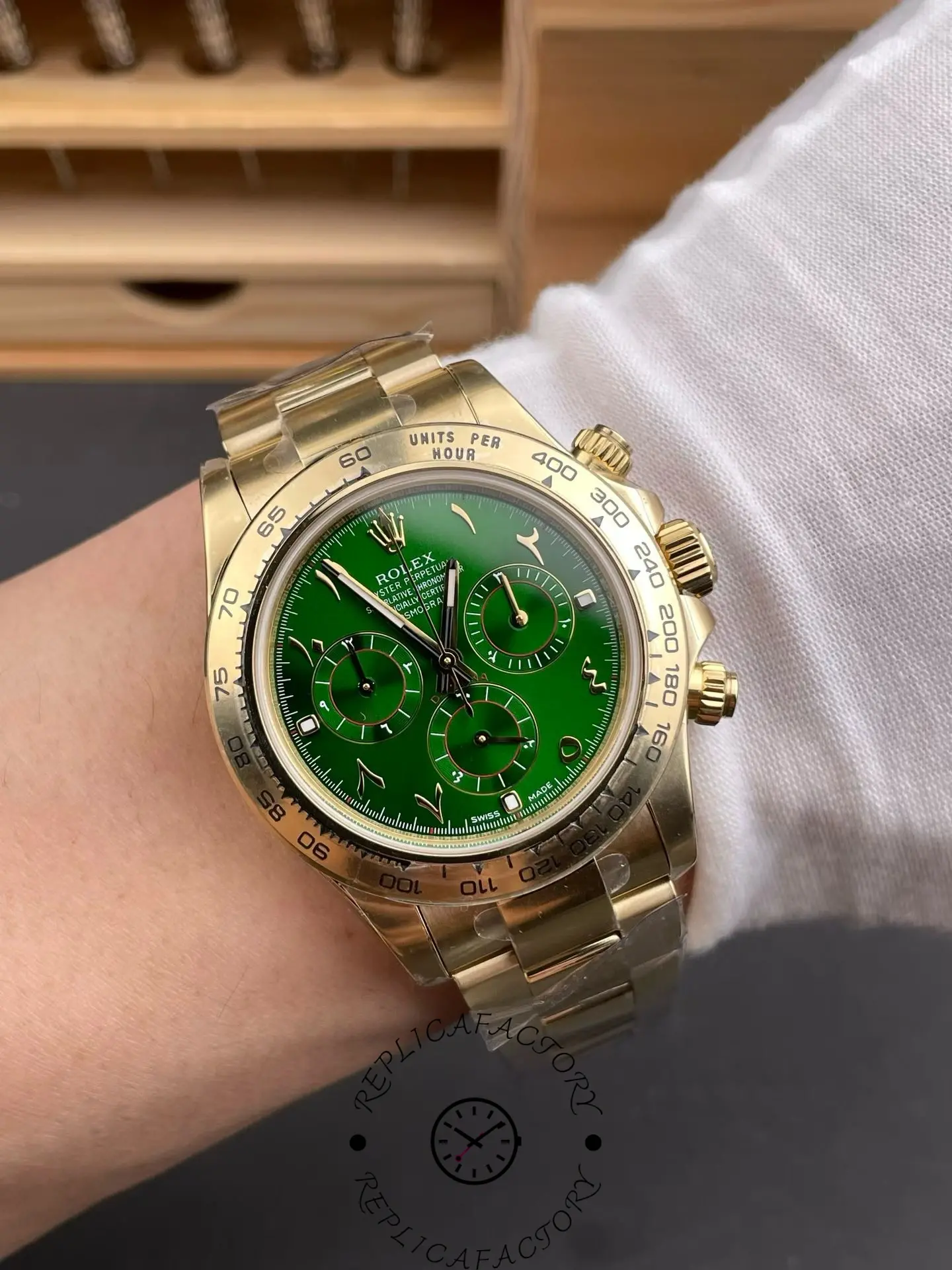 Replica 1:1 Clone Rolex Daytona 116508 Arabia Green Dial 4130 Movement - QualitySwissReplica
