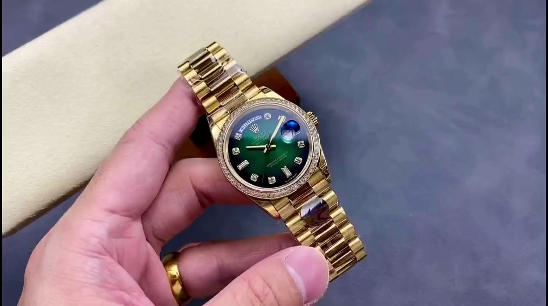 Replica Rolex Day-Date 128348RBR Green Ombre Diamond Dial Yellow Gold 36MM Unisex Watch - QualitySwissReplica