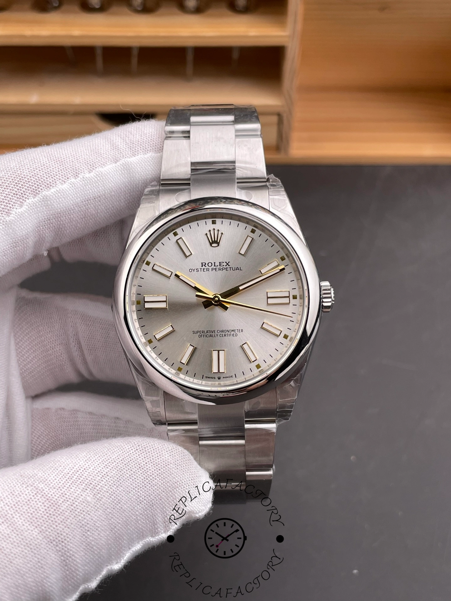 Replica Rolex Oyster Perpetual 41 Silver Dial Steel M124300 0001 Men's Watch - QualitySwissReplica