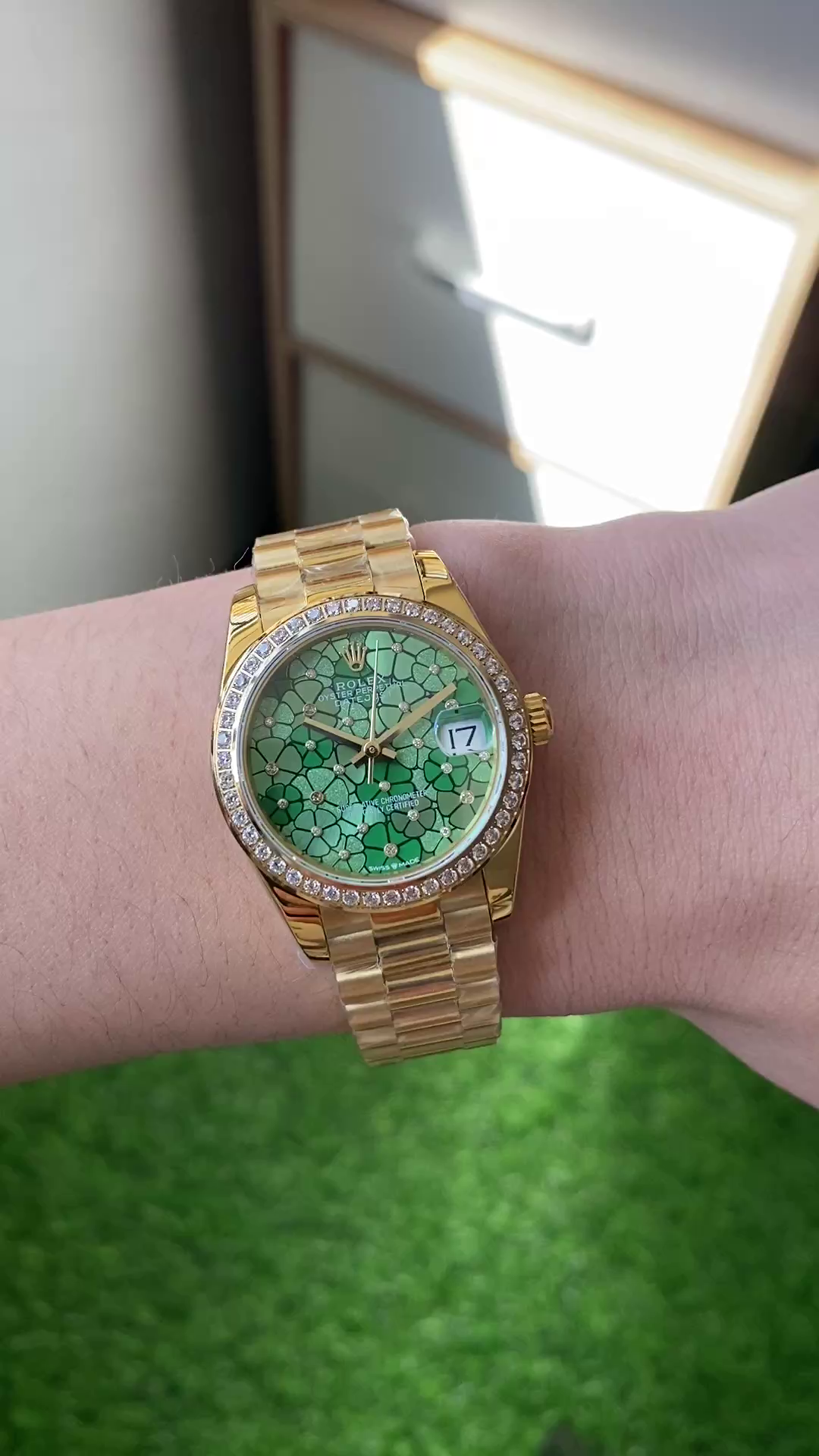 Replica Rolex Datejust 31 Yellow Gold Olive Green Floral Motif Diamond Bezel M278288RBR 0038 - QualitySwissReplica