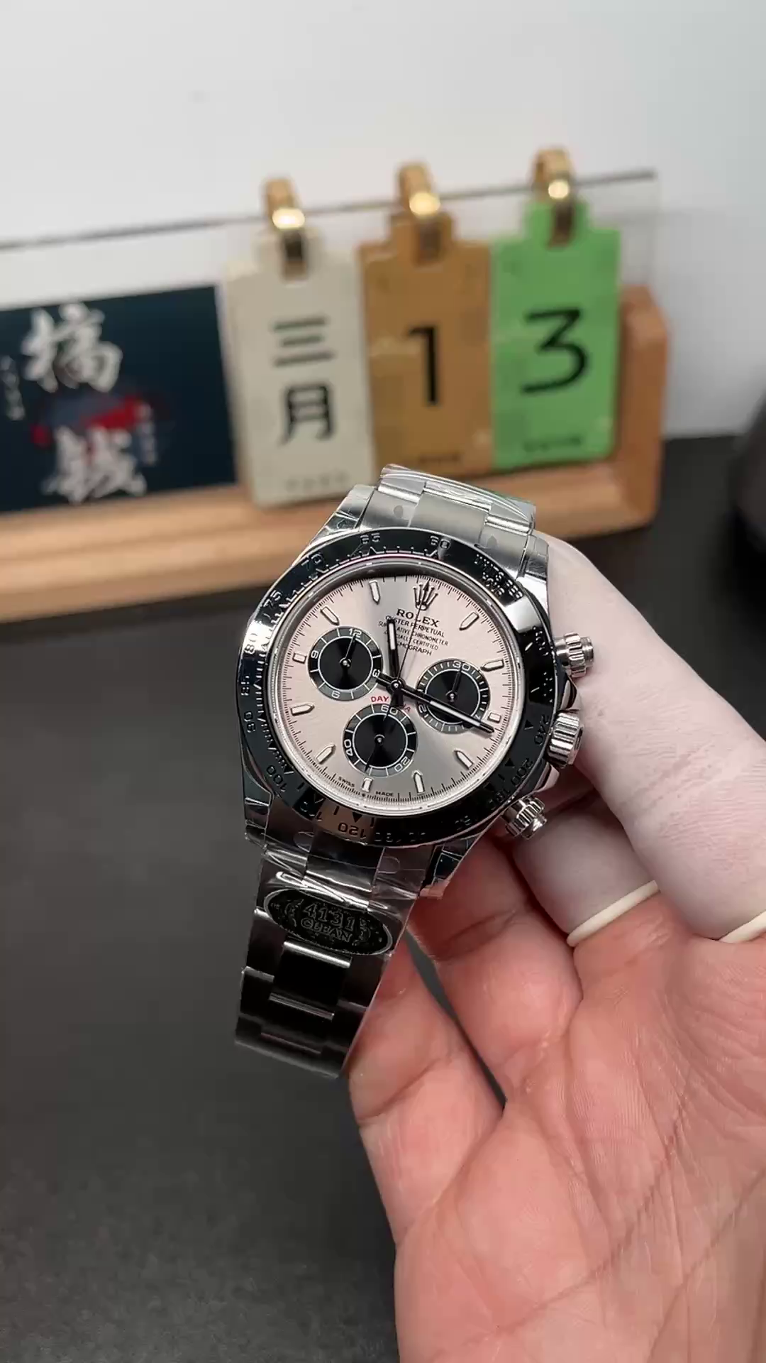 Replica Rolex Cosmograph Daytona 116509 Silver Index Dial 40MM Mens Watch - QualitySwissReplica