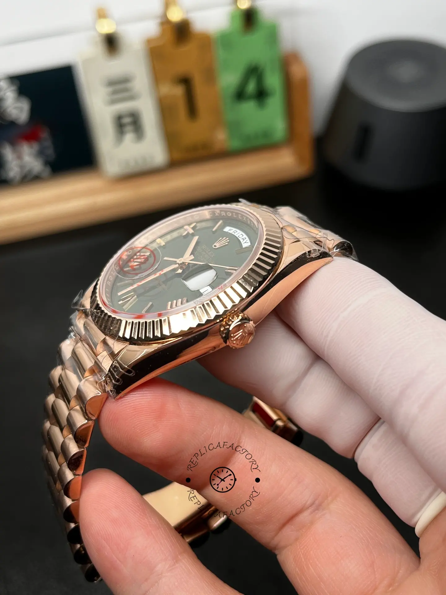 Replica Rolex Day Date 40 18k Everose Gold Olive Green Dial m228235 0025 40mm - QualitySwissReplica