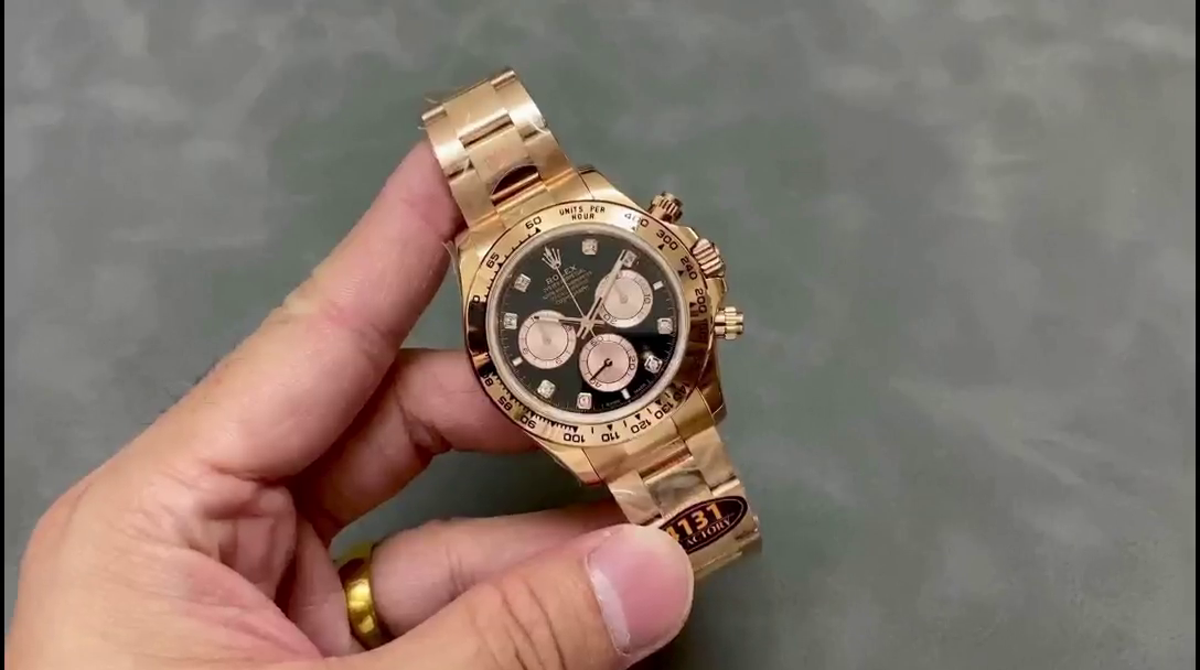 Replica Rolex Daytona 116508 Yellow Gold Black Dial 40MM Mens Watch - QualitySwissReplica