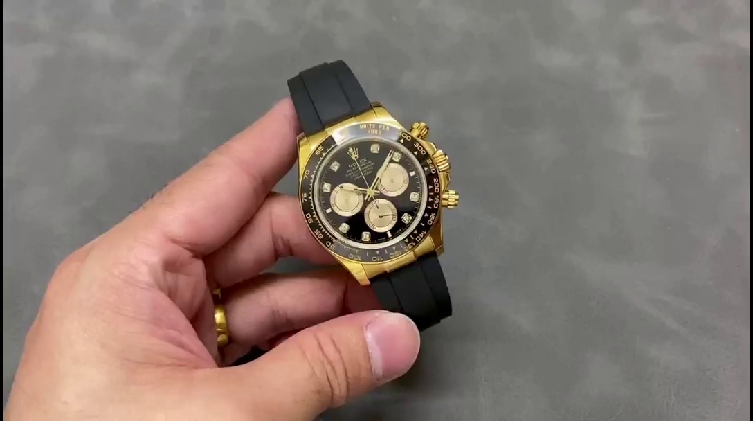 Replica Rolex Cosmograph Daytona 40 Yellow Gold Balck Rubber m126518ln 0006 - QualitySwissReplica