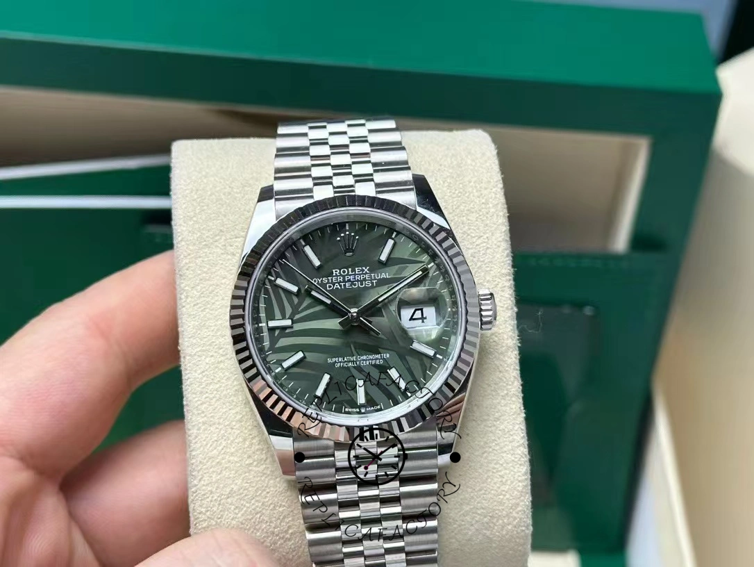 Replica Rolex Datejust 36mm Fluted Bezel Green Palm Index Dial Jubilee 126234 0047 - QualitySwissReplica