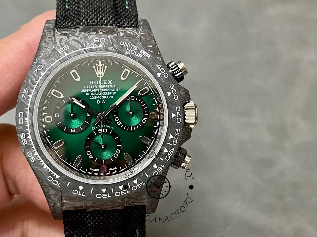 Replica Rolex Cosmograph Daytona DIW Carbon Fiber Green Dial 40mm Men's Watch - QualitySwissReplica