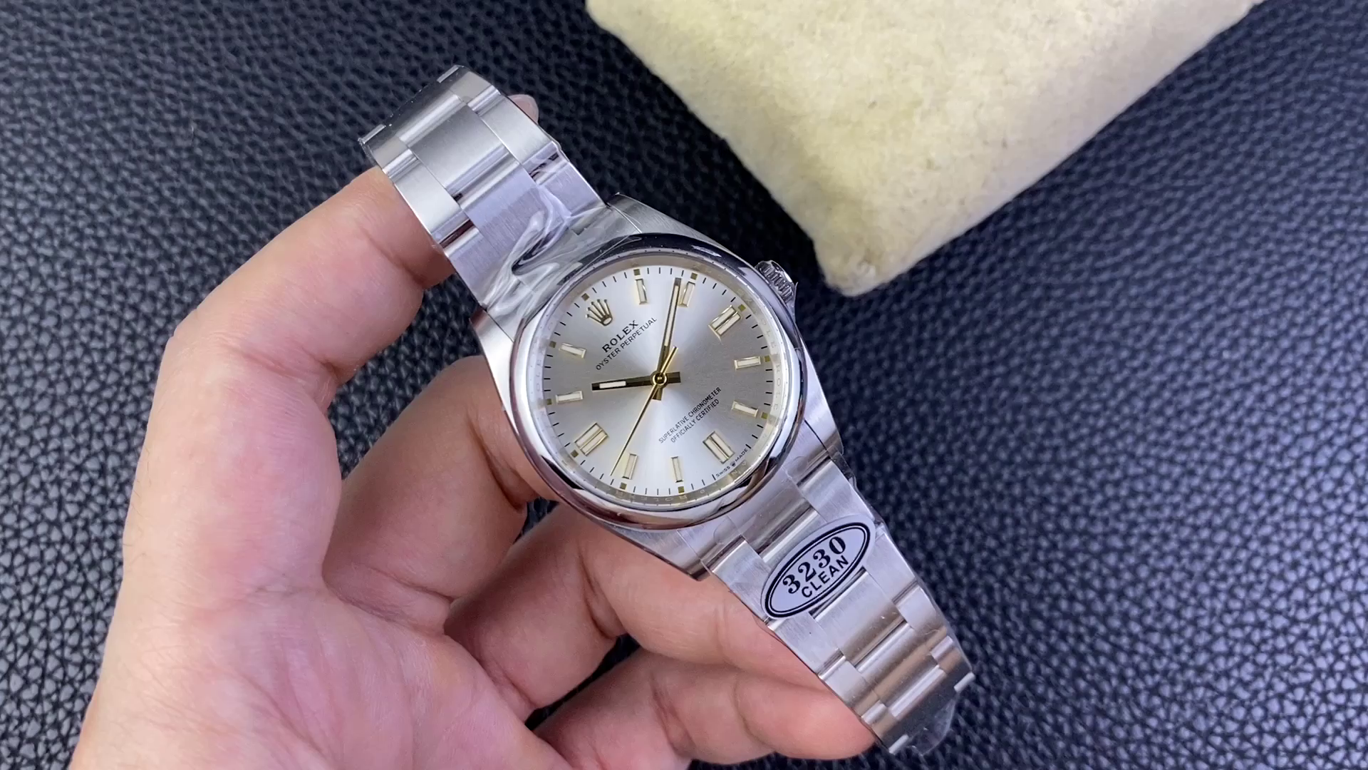 Replica Rolex Oyster Perpetual 36 Oystersteel 126000 0001 Women's Watch - QualitySwissReplica