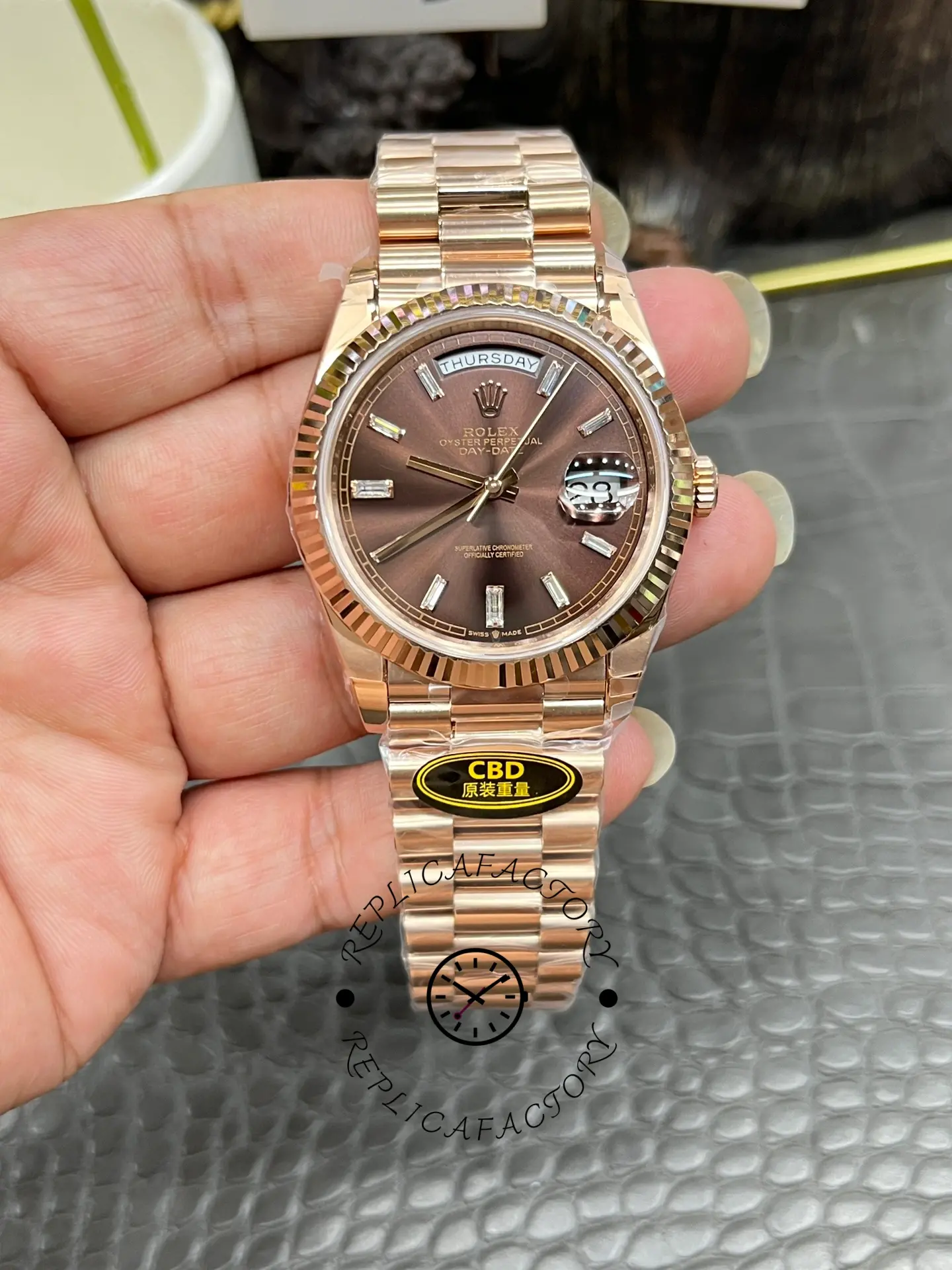 Replica Rolex Day Date 40 18kt Everose Gold Rolex President Chocolate Dial m228235 0003 - QualitySwissReplica