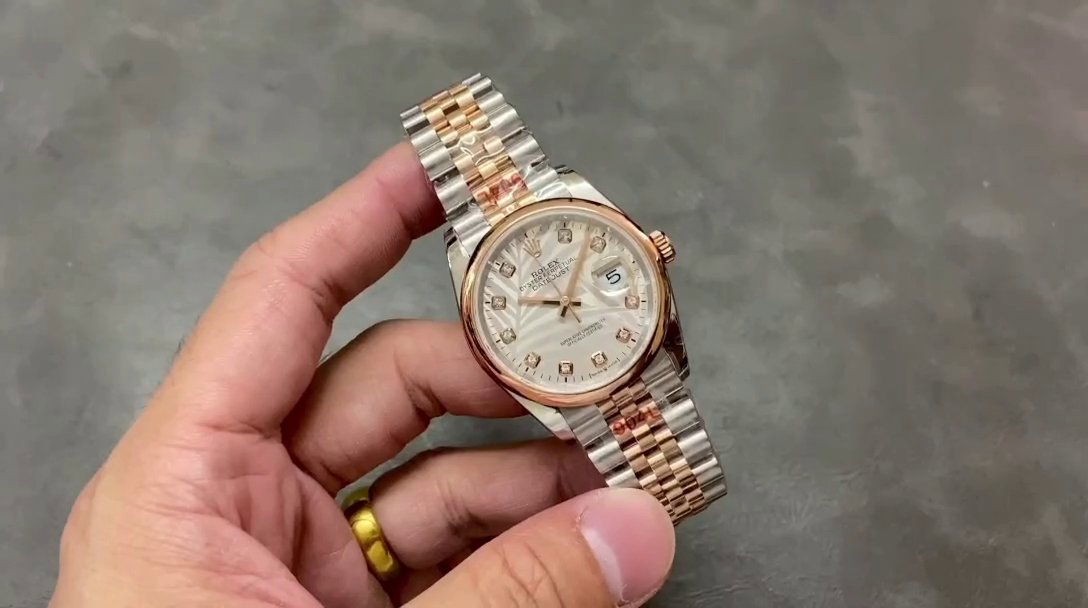 Replica Rolex Datejust 36mm 126201 0038 Silver Palm Motif Dial Oyster Bracelet Watch - QualitySwissReplica