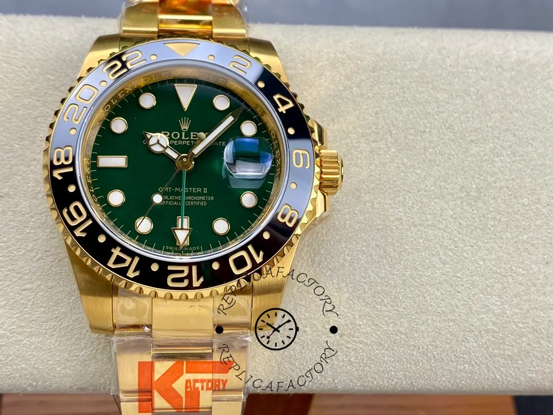 Replica Rolex GMT Master II 116718LN Oyster Bracelet Green Dial 40mm Mens Watch - QualitySwissReplica