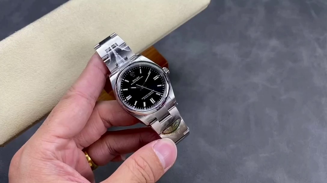Replica Rolex Oyster Perpetual 36 Oystersteel 126000 0002 - QualitySwissReplica