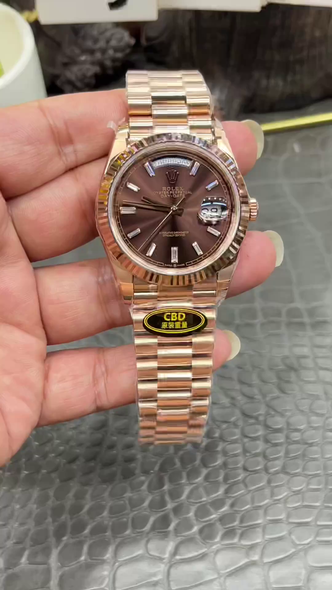 Replica Rolex Day Date 40 18kt Everose Gold Rolex President Chocolate Dial m228235 0003 - QualitySwissReplica