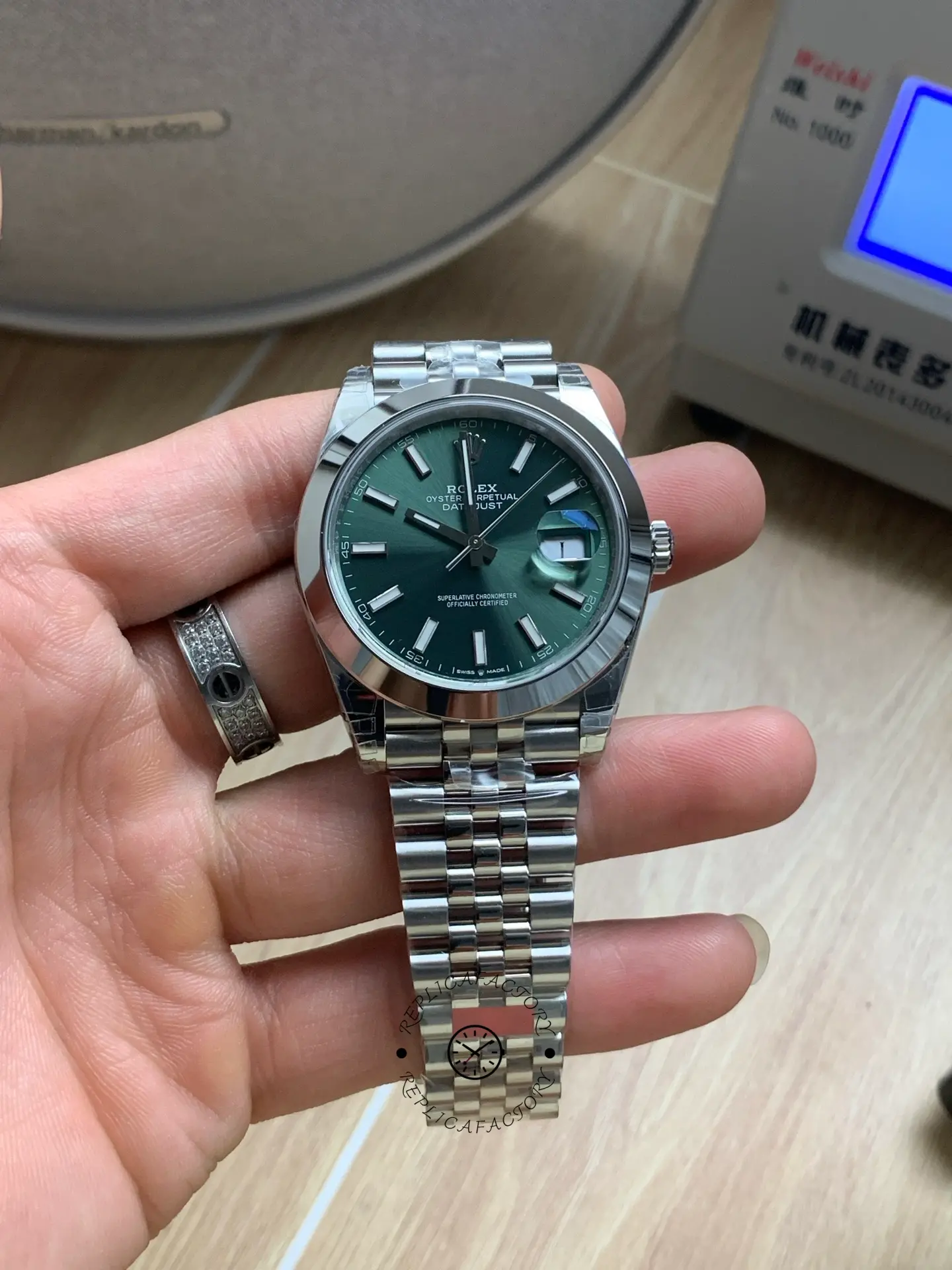 Replica Rolex DateJust 41mm m126300 0020 Oystersteel Jubilee Mint Green Dial - QualitySwissReplica