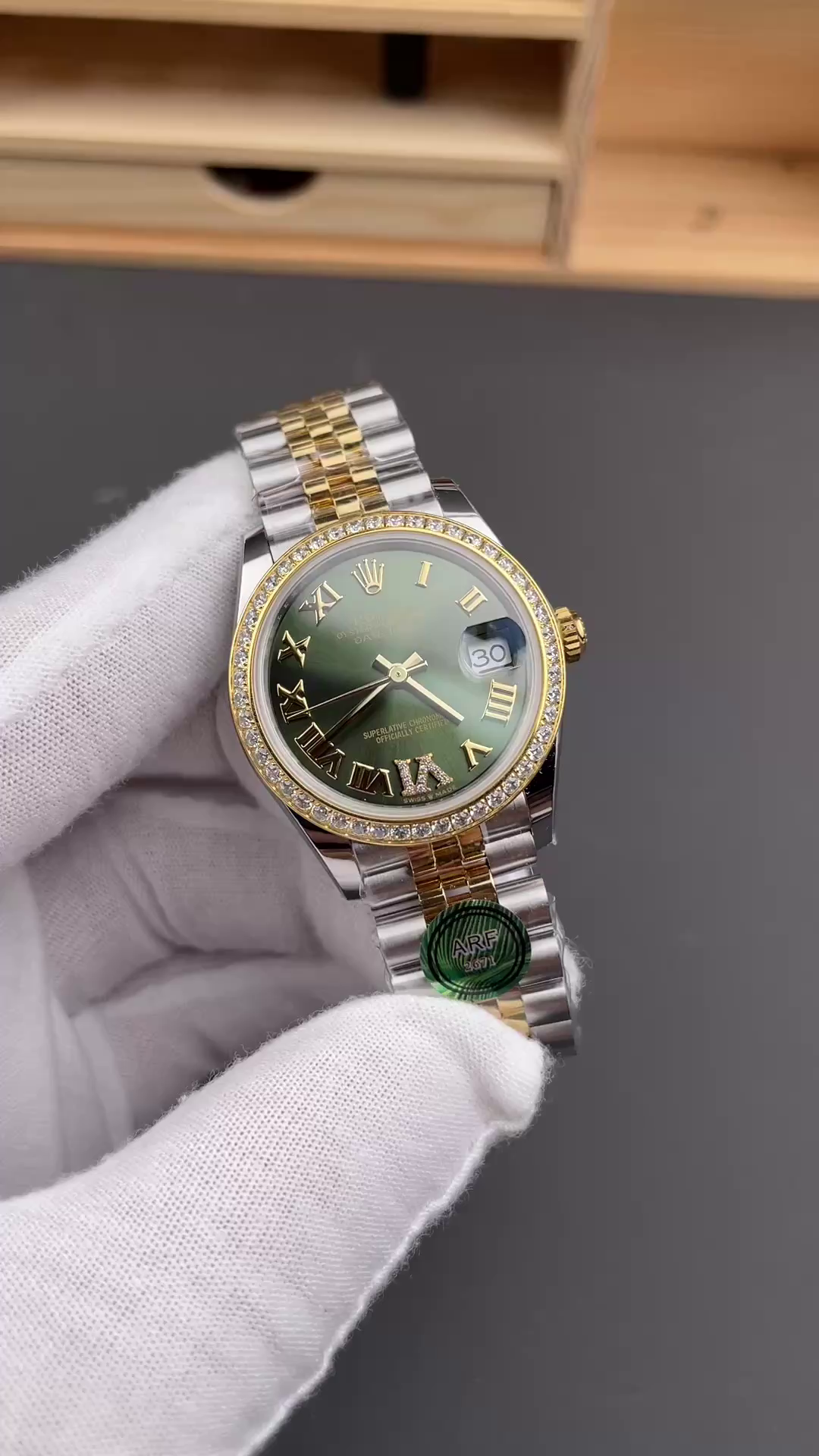 Replica Rolex Datejust 36 Yellow Gold & Diamonds Olive Green Diamond Pave Roman Dial m126283rbr 0011 - QualitySwissReplica