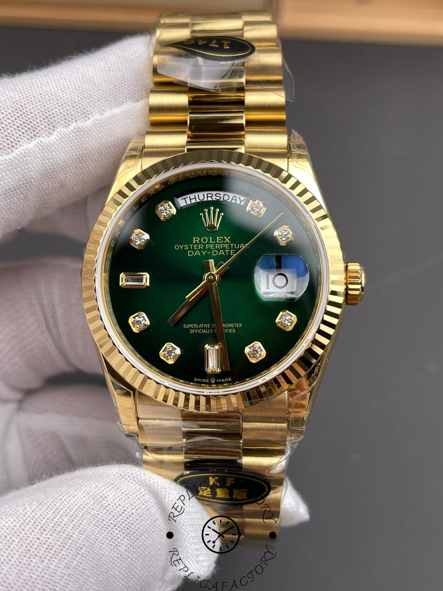 Replica Rolex Day-Date 128238 Fluted Bezel Green Diamond Dial 36MM Unisex Watch - QualitySwissReplica