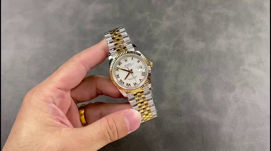 Replica Rolex Datejust 126233 White Roman Dial Fluted Bezel 36MM Unisex Watch - QualitySwissReplica