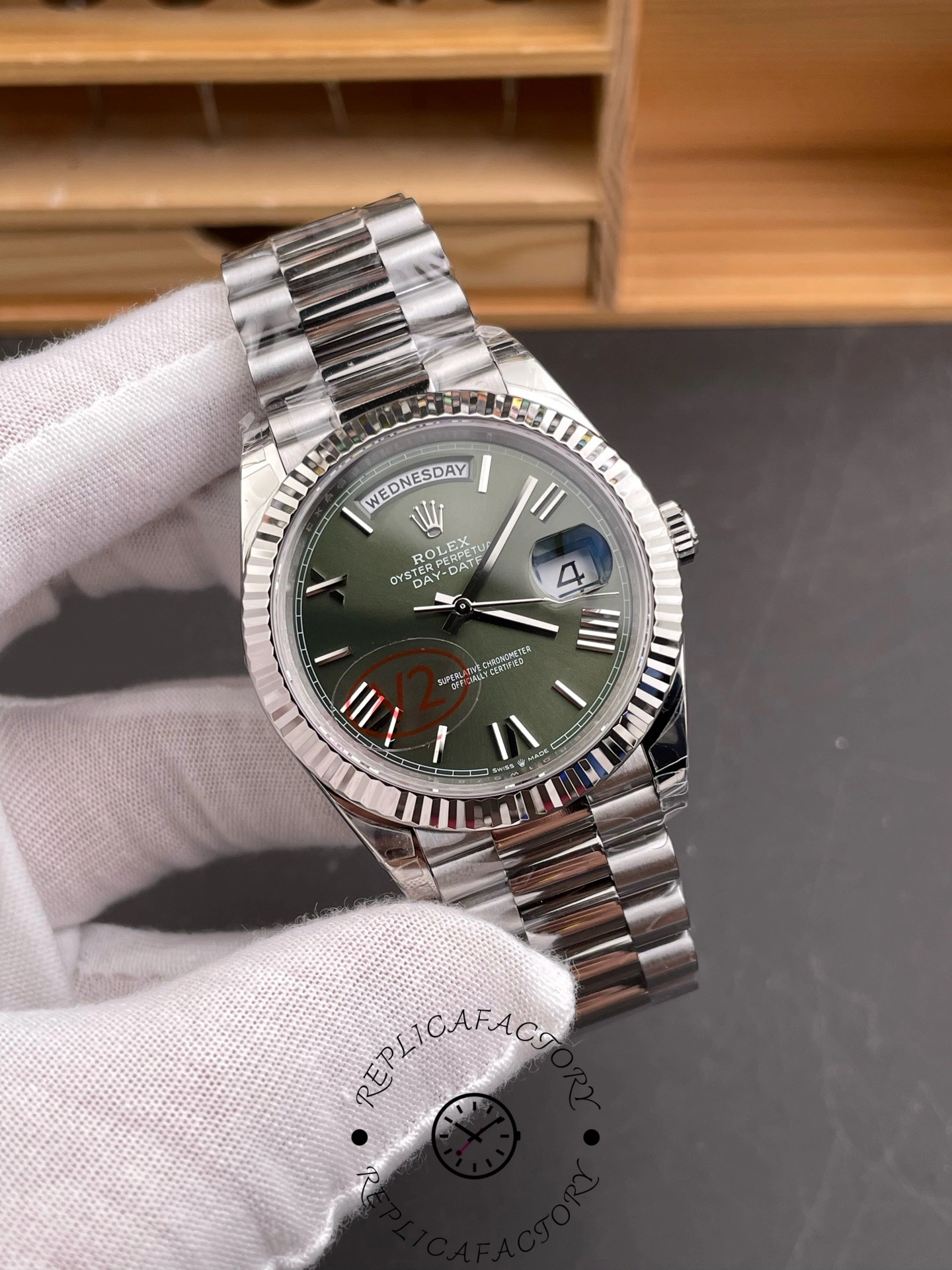 Replica Rolex Day-Date 228239 Green Roman Dial Fluted Bezel 40mm Mens Watch - QualitySwissReplica