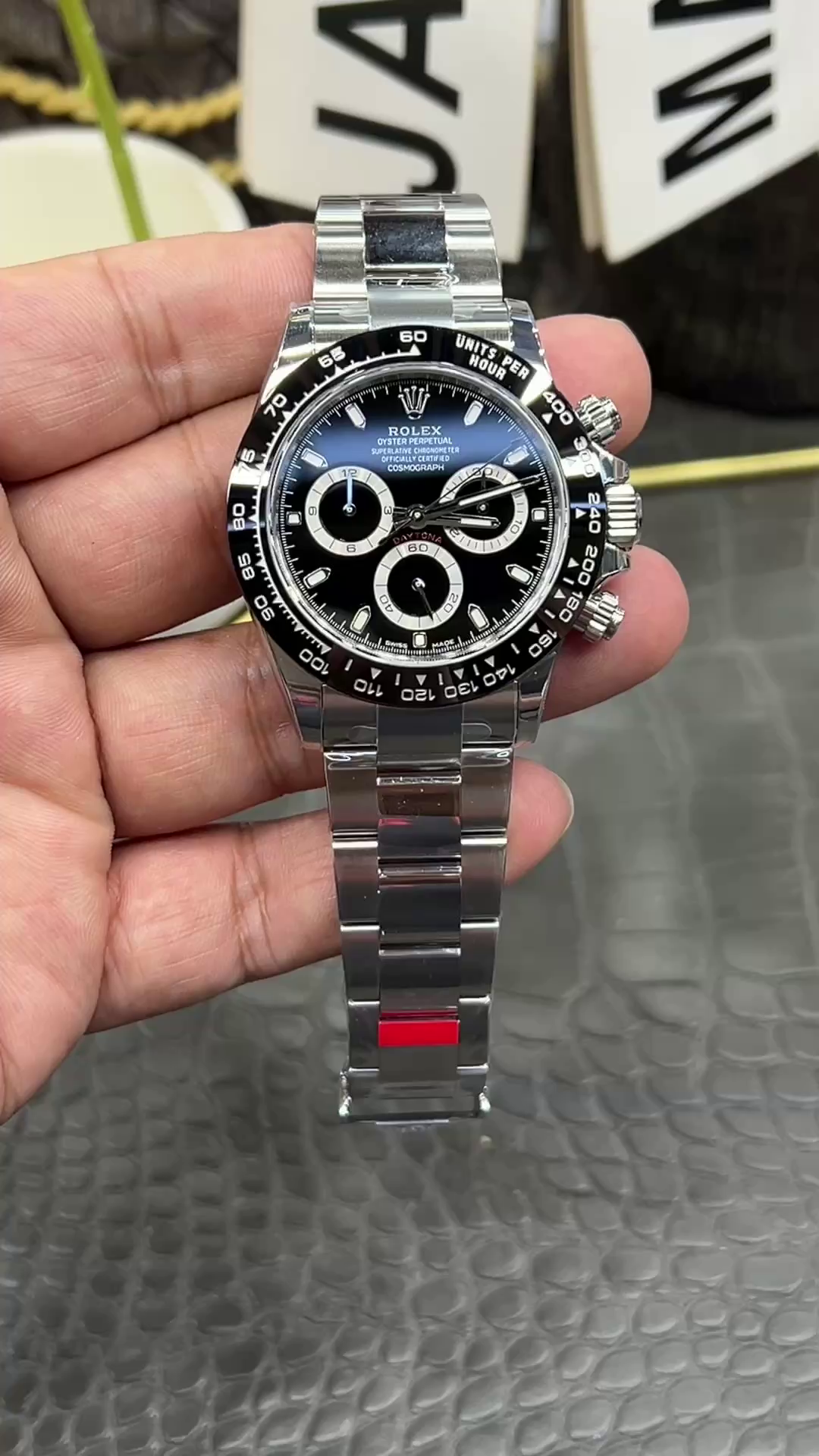 Replica Rolex Daytona 116520 Stainless Steel Case Black Dial 40MM Mens Watch - QualitySwissReplica