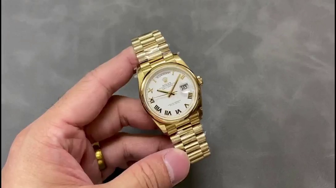 Replica Rolex Day-Date 118208 Yellow Gold White Dial Roman Numeral 36mm Unisex Watch - QualitySwissReplica