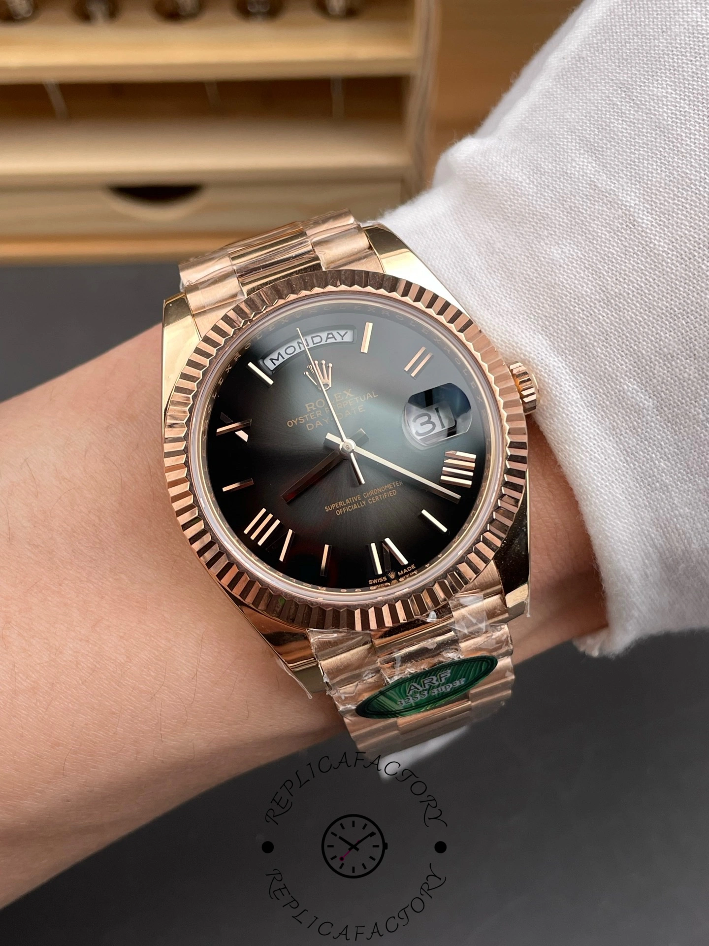 Replica Rolex Day Date in 18 ct Everose Gold M228235 0055 40mm - QualitySwissReplica