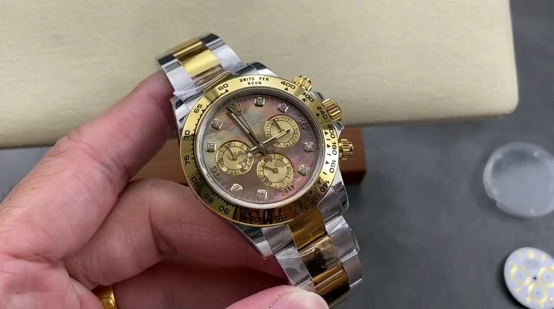 Replica Rolex Daytona 116523 Dark MOP Black Dial 40mm Mens Watch - QualitySwissReplica