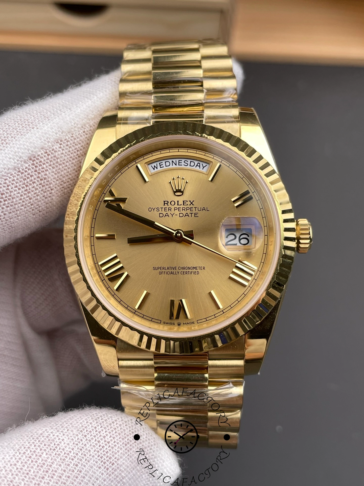 Replica Rolex Day-Date 228238 Champagne Roman Dial Fluted Bezel 40mm Mens Watch - QualitySwissReplica