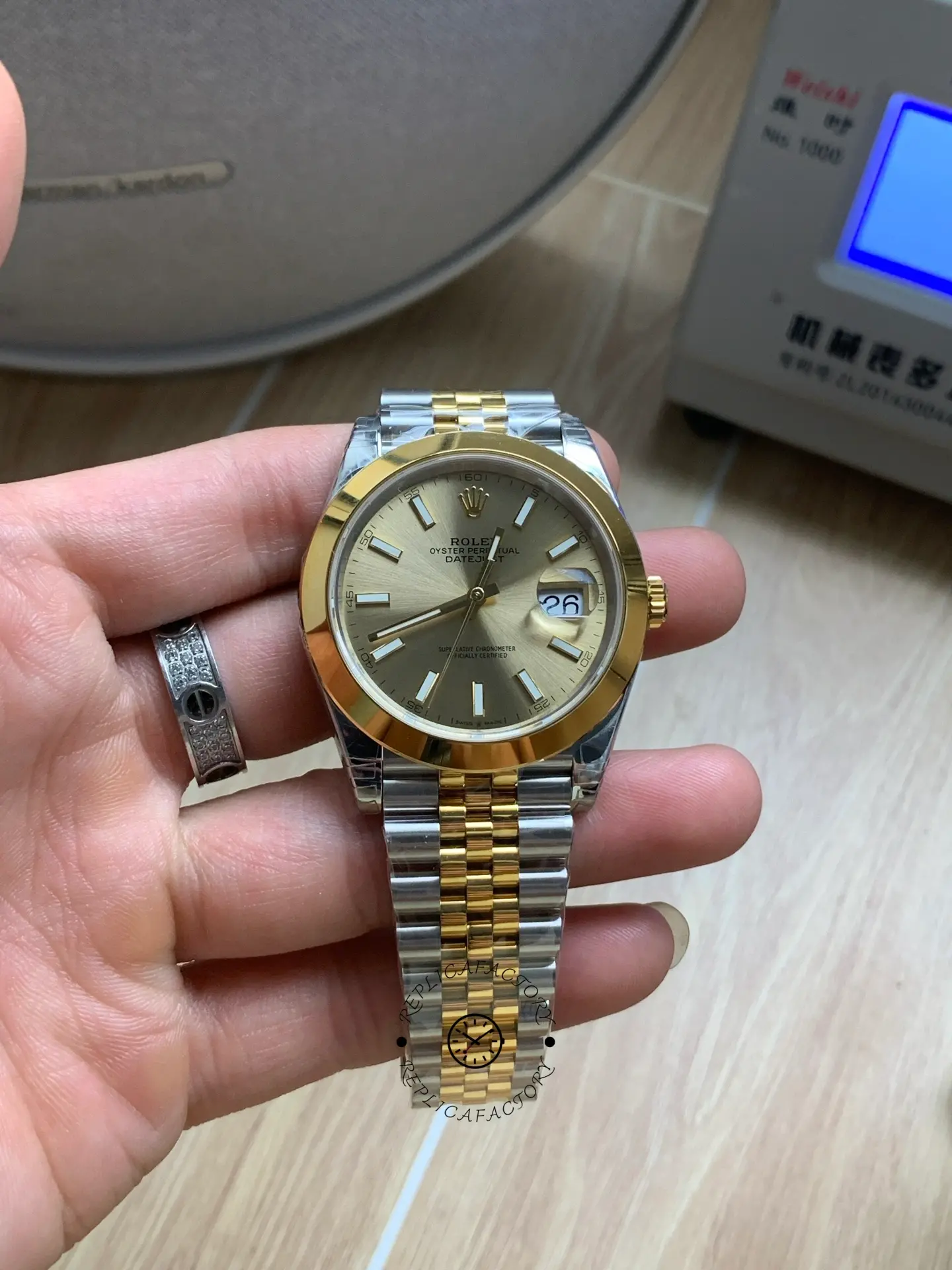 Replica 1:1 Clone Rolex Datejust 41 Smooth Bezel 126303-0010 Champagne Dial Automatic - QualitySwissReplica