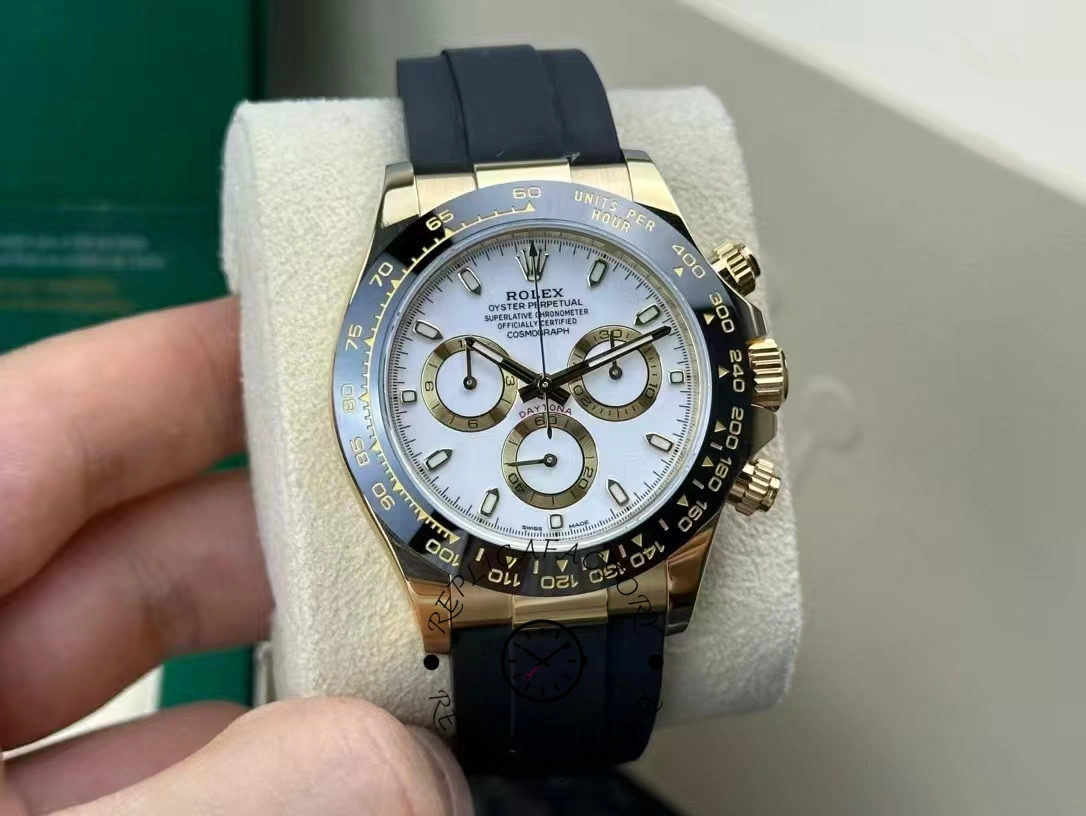 Replica Rolex Cosmograph Daytona 116518LN White Dial Black Rubber Strap 40mm Mens Watch - QualitySwissReplica