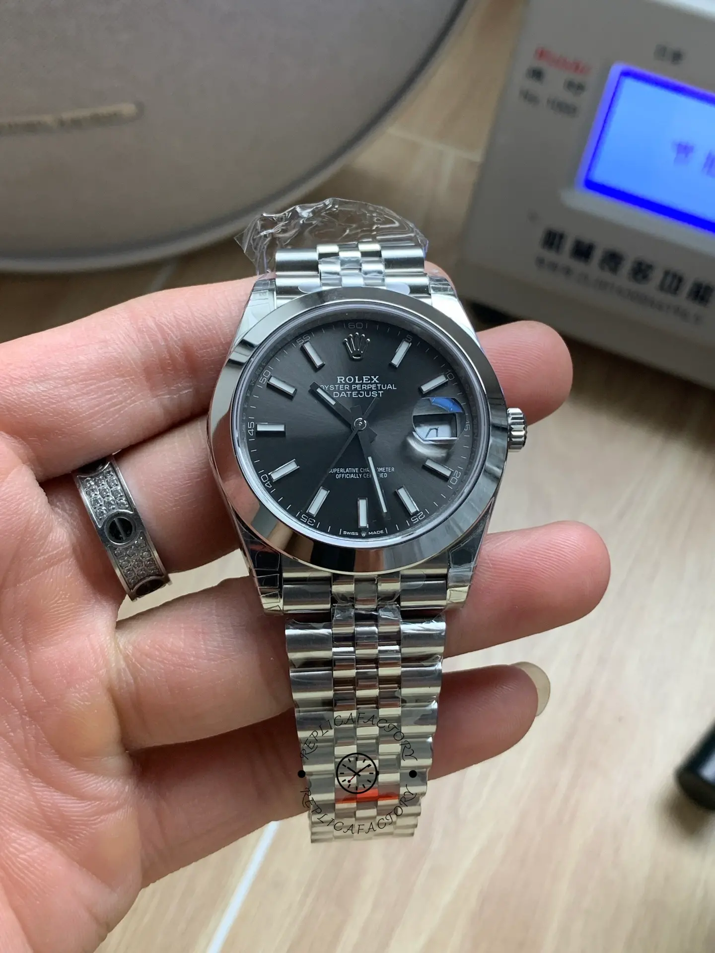 Replica Rolex Datejust 41 Stainless Steel Grey Dial Jubilee Band M126300 0008 Men's Watch - QualitySwissReplica