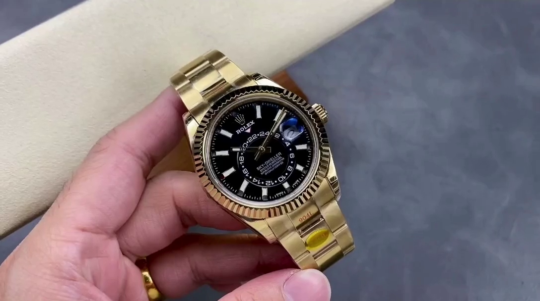 Replica Rolex Sky Dweller Yellow Gold Black Dial Oyster M336938 0002 Men's Watch - QualitySwissReplica