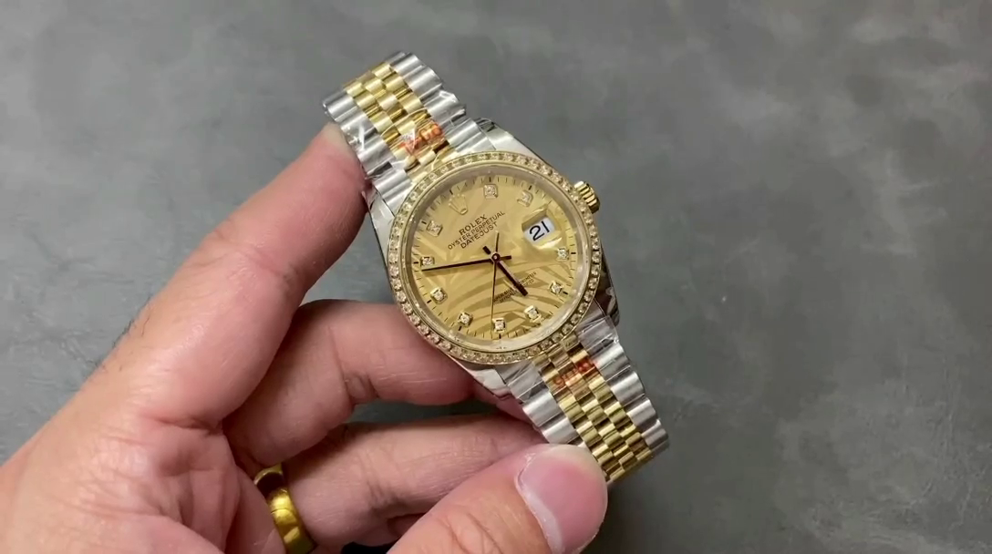 Replica Rolex Datejust 36 Golden Palm Motif 126283RBR 0023 Dial Jubilee Bracelet Watch - QualitySwissReplica