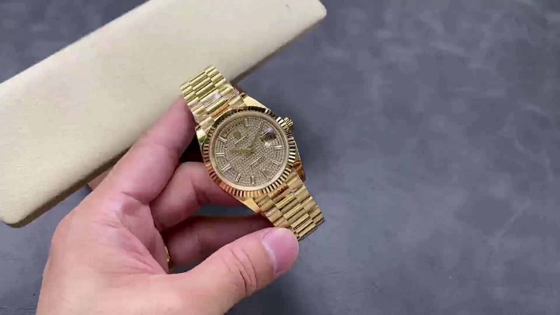 Replica Rolex Day Date 40 Yellow Gold Pave Diamond Dial M228238 0054 Men's Watch - QualitySwissReplica