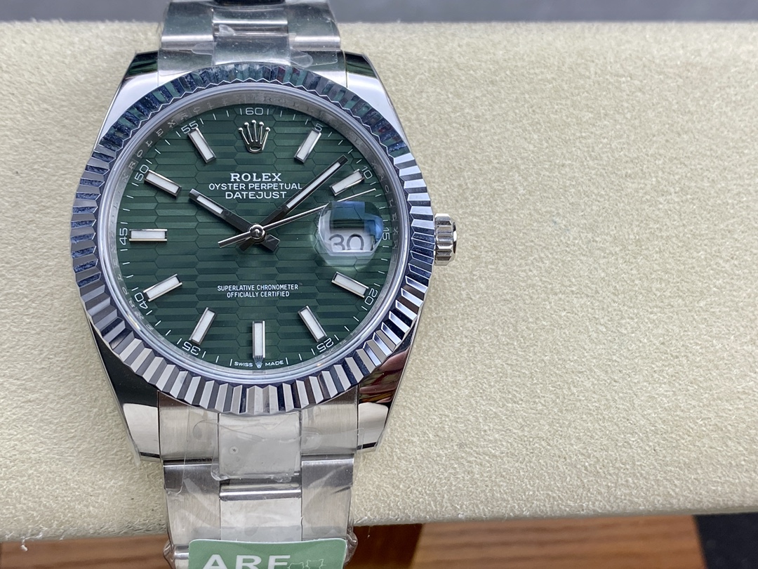 Replica Rolex Datejust 126334 0029 Fluted Bezel Green Motif Dial 41MM Mens Watch - QualitySwissReplica