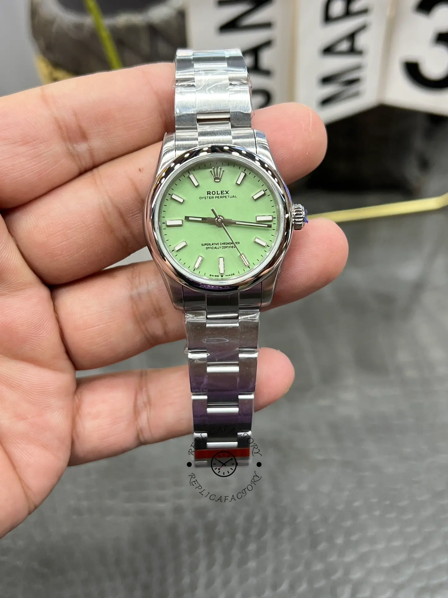 Replica Rolex Oyster Perpetual 31mm 277200-0012 Pistachio-Green Dial - QualitySwissReplica