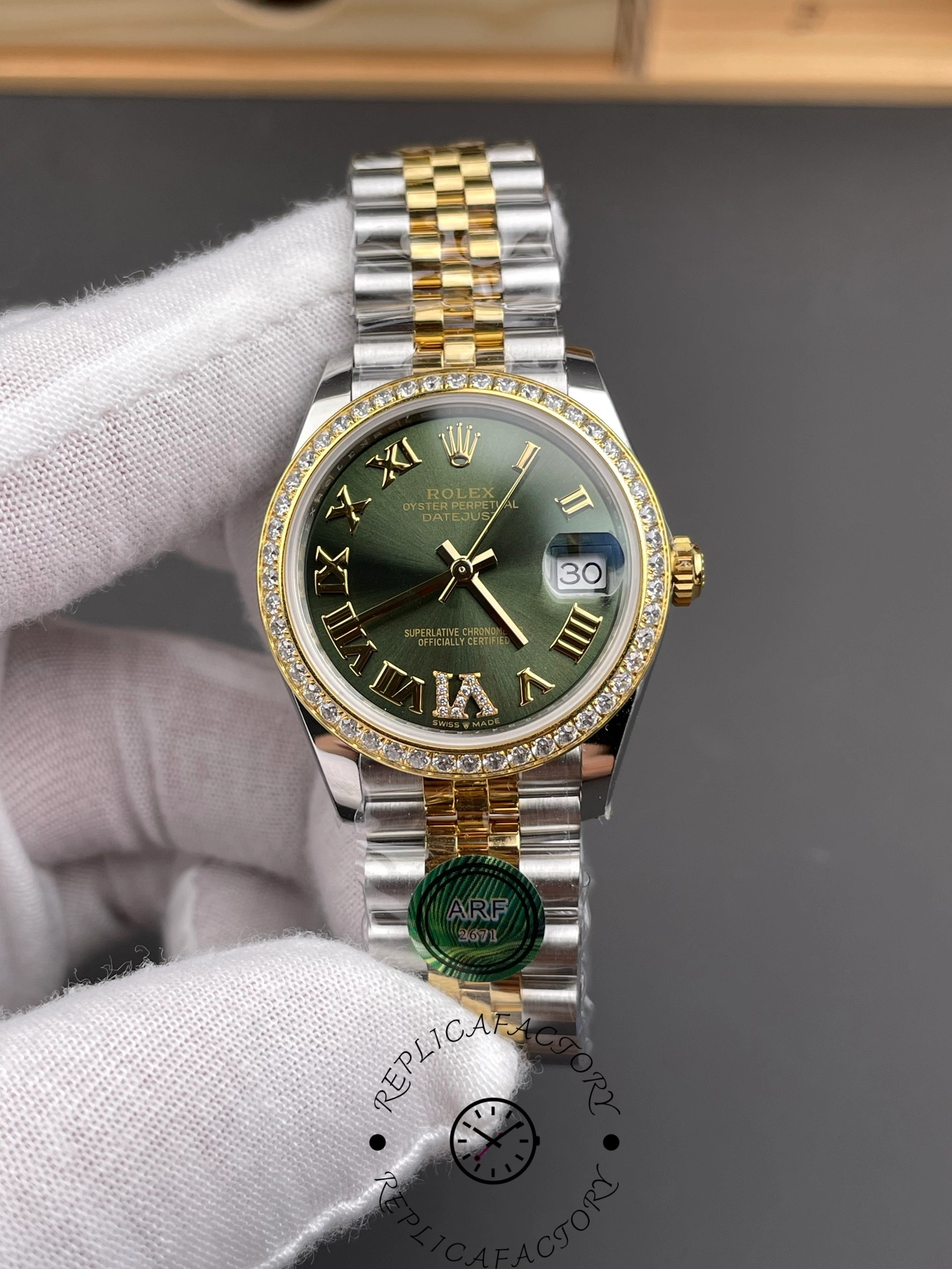 Replica Rolex Datejust 36 Yellow Gold & Diamonds Olive Green Diamond Pave Roman Dial m126283rbr 0011 - QualitySwissReplica